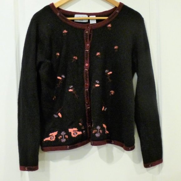 VINTAGE 1990's Lambswool Embroidered Cardigan - Picture 3 of 10